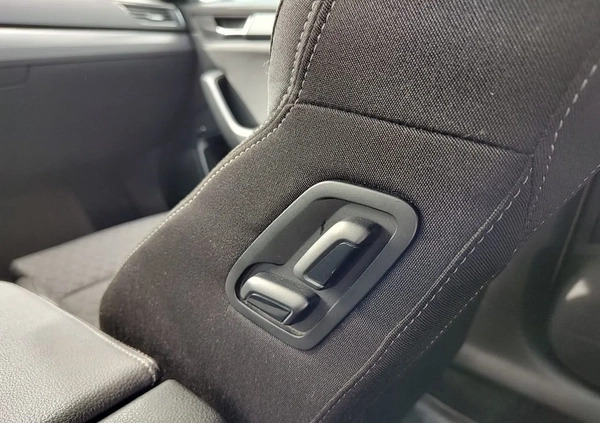 Skoda Superb cena 97899 przebieg: 121247, rok produkcji 2019 z Prudnik małe 562